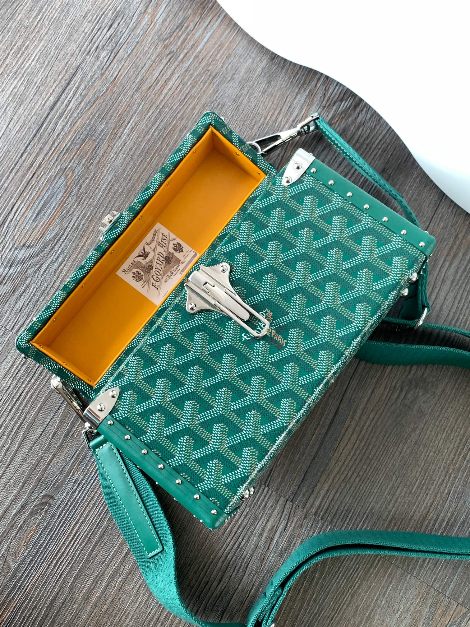 Cassette Trunk Shoulder Bag In Green